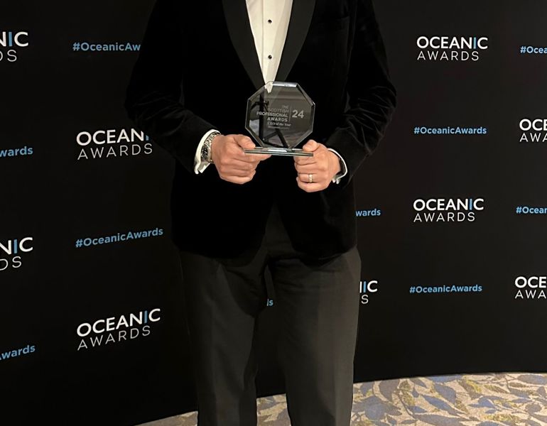 Crerar Hotels CEO awarded ‘CEO of the Year’ at inaugural Scottish Professional Awards ?? ''