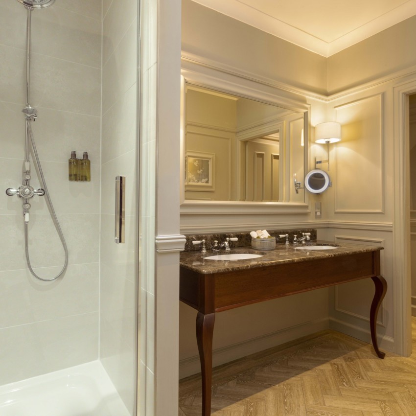 Thainstone House King Suite Bedroom