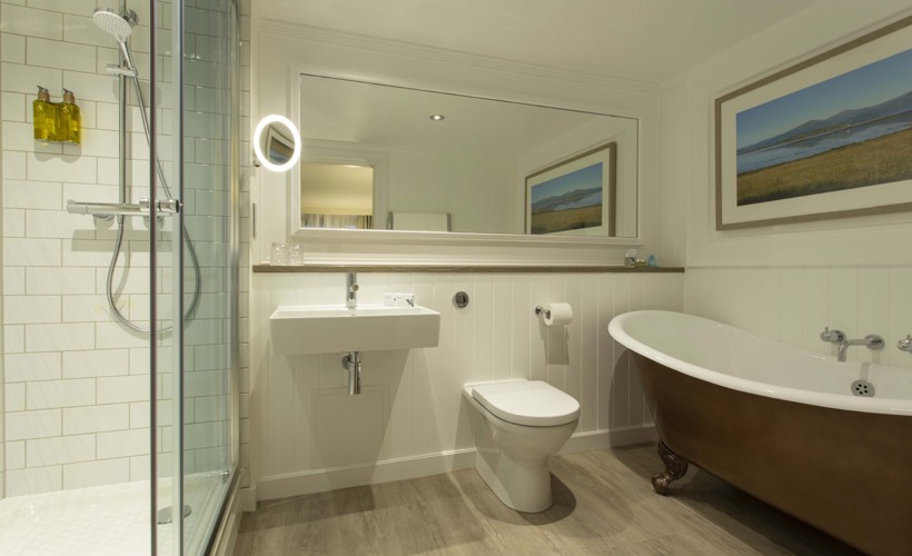 Isle Of Mull Hotel And Spa Suite Bathroom
