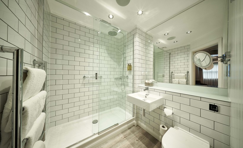 Bathroom 2Jpg