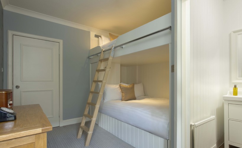 Glencoe Inn Classic Family Bunk 111