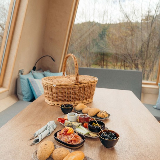 Isle Of Mull Hotel And Spa Wilderness Hut Hamper 1