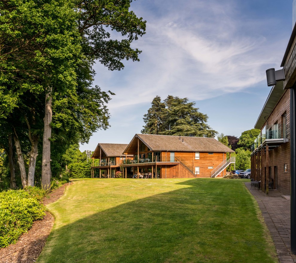 Green Garden & Turk with Luxury Lodge Accommodation with Wooden Exterior in Pitlochry ?? ''