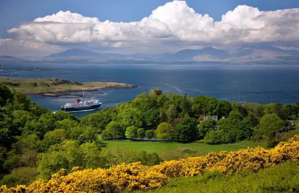 0I5d9687 Mull Ferry Passes Dunollie From Battleship Hill Small
