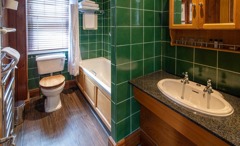 Dunkeld House Hotel Room 403 General Wades House Bathroom